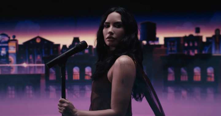 Demi Lovato Is Trapped on a Roof in the Roku Screensaver
