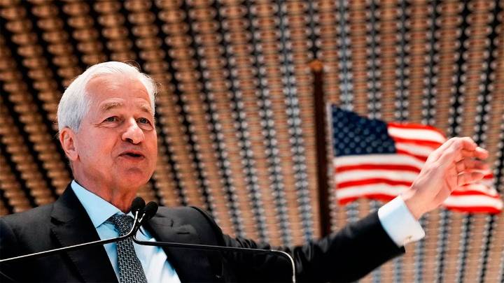 Luis Caputo se reunirá con el CEO de JP Morgan en Buenos Aires por la asistencia financiera a Argentina
