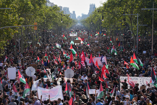 Decenas de miles marchan en Barcelona contra la guerra de Israel en Gaza