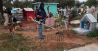 Limpian panteones en Reynosa para el D?a de Muertos