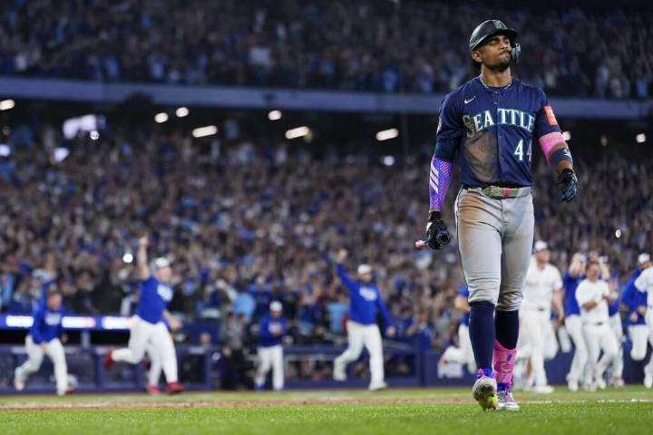 Mariners reach new peak, new agony as a pennant slips away