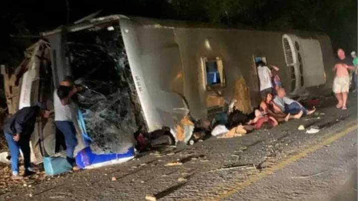 Passenger bus crash in northeastern Brazil leaves 15 dead