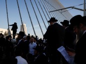 Israeli ultra-Orthodox Jews rally in Jerusalem against military service