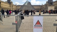 El museo del Louvre reabre sus puertas en medio de una macroperación policial para localizar a los ladrones de un robo valorado en 88 millones de euros