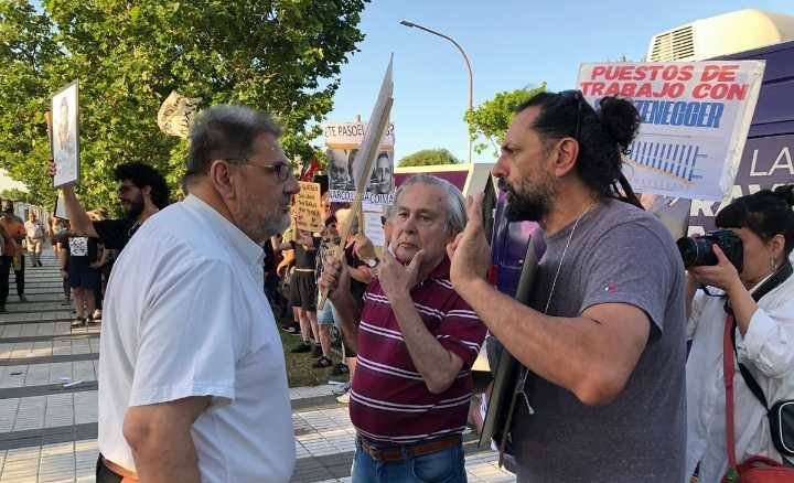 Campaña de LLA con Sturzenegger: protestas y tensión frente a la Rural