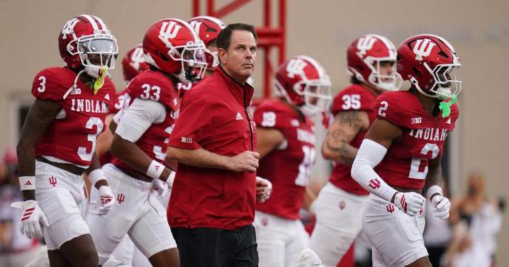 Indiana's Curt Cignetti praises UCLA as 'undefeated' in wake of midseason surge