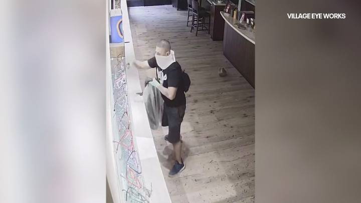 Phoenix eyeglass shop loses roughly $80K after burglary, owner says