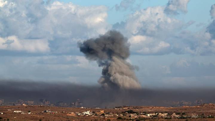 Israel vuelve a bombardear Gaza mientras avanzan las negociaciones en Egipto para alcanzar la paz
