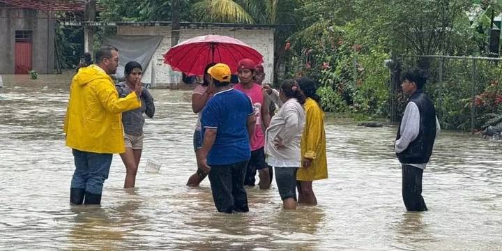 Reconoce Sheinbaum 111 municipios y 5 estados afectados por lluvias