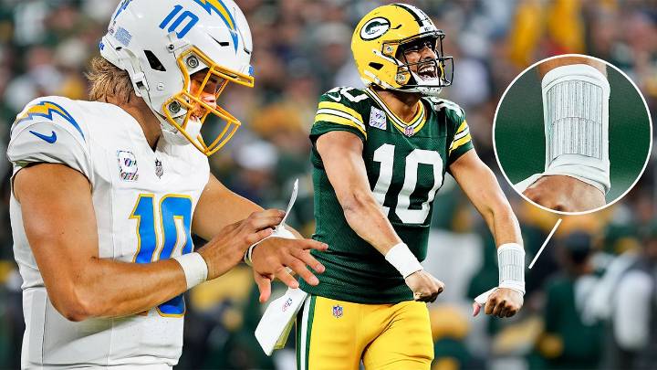 Why some NFL QBs use play-sheet wristbands and others don't