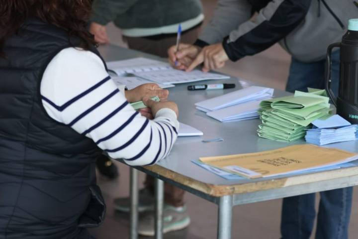 Servel publica lista de vocales de mesa para las Elecciones Presidenciales y Parlamentarias 2025