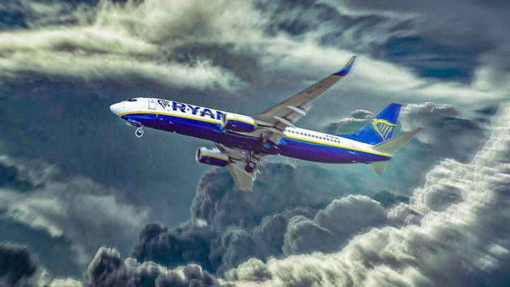 Fuel Mayday: Diverted Ryanair Flight Lands With Six Minutes Of Fuel Left