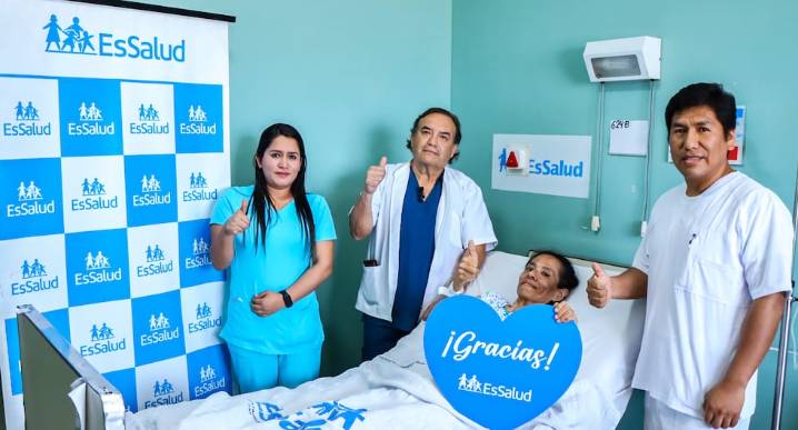 Trujillo: Médicos de EsSalud extirpan tumor de más de 20 kilos a mujer