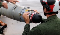 Marines recargan misiles de F-35 para “entrenamiento en el Caribe”