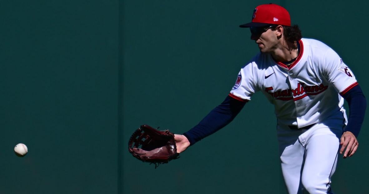 Cleveland's DeLauter drops fly ball in center on first ball in majors before making key play in 4th