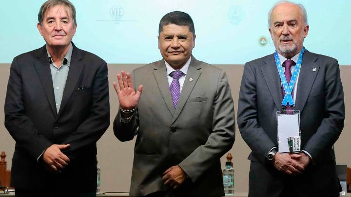 Los nueve días que sacudieron a las instituciones que defienden la lengua española