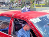 Usuarios: choferes de carritos por puestos siguen cobrando con sobreprecio
