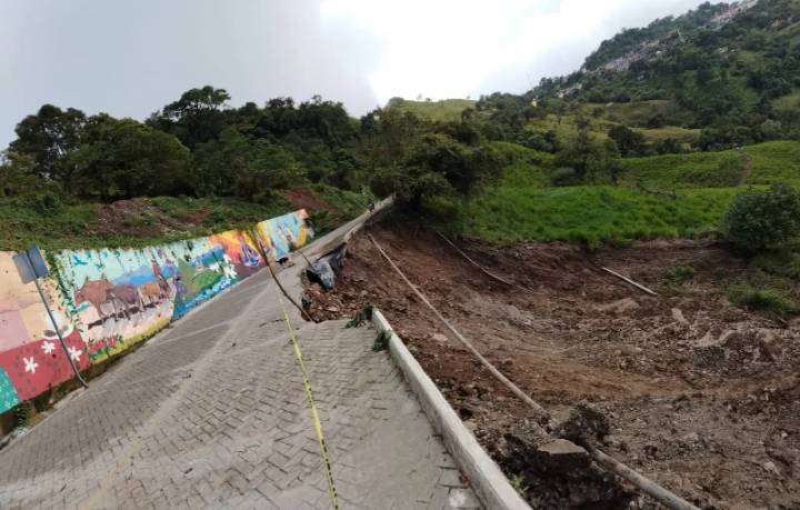 Comunidades de Tlachichilco siguen sin recibir apoyo en esta contingencia