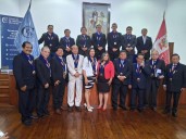 Escultor cataquense Oscar Aquino recibe Medalla de Honor del Colegio de Profesores