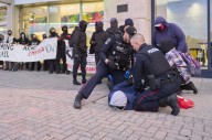 Pro-Palestinian protesters gather at London, Ont., defence conference, block entry