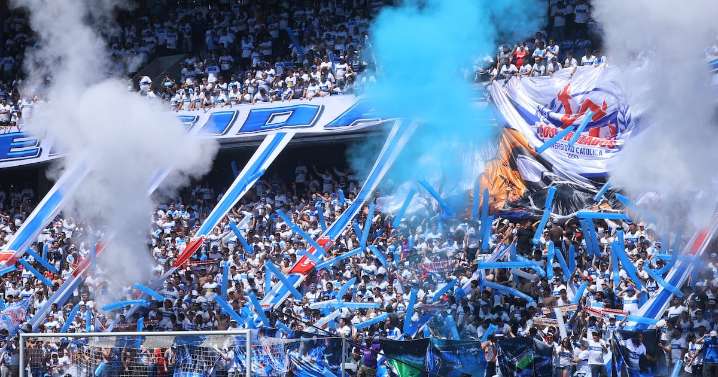 Múltiples llamados y fuertes sanciones: los detalles del plan de “tolerancia cero” de la UC en el Claro Arena