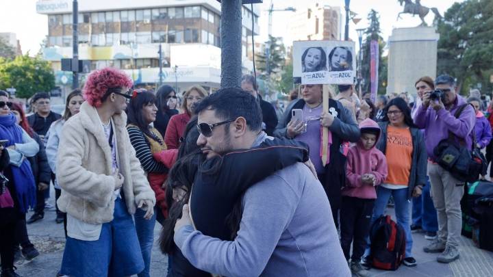 "Azul te estamos buscando" fue el reclamo que se hizo escuchar en el centro de Neuquén