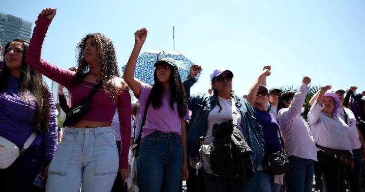 Protestan en ciudades de México en favor de los derechos de la mujer y la vida