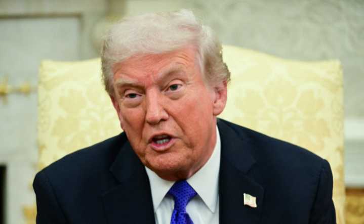 Trump suspende pagos a Colombia y llama "matón" a Petro