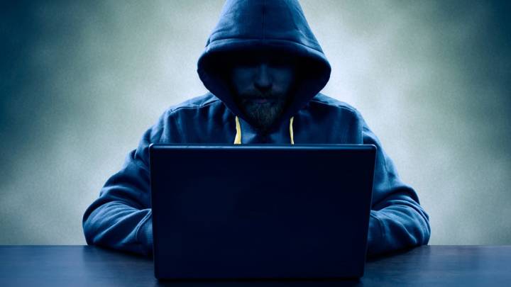 Imputaron a un hombre por descargar y facilitar videos de pedofilia