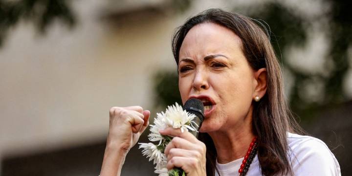 Mujeres por la Democracia rinde homenaje a María Corina Machado tras ganar el Nobel de Paz: “La fuerza está en las que se levantan cada día”
