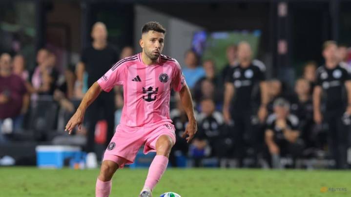 Former Barcelona defender Alba to retire at end of season