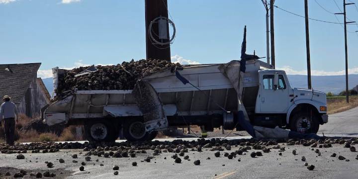 Two beet truck accident on Kimberly Road