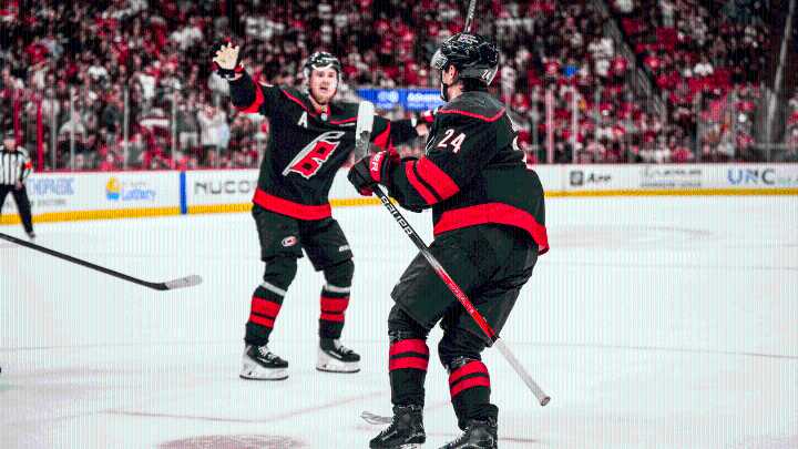 Jarvis' late goal lifts Hurricanes past Flyers in OT