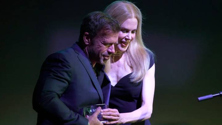Nicole Kidman Appears Without Wedding Ring at Paris Fashion Week After Divorce