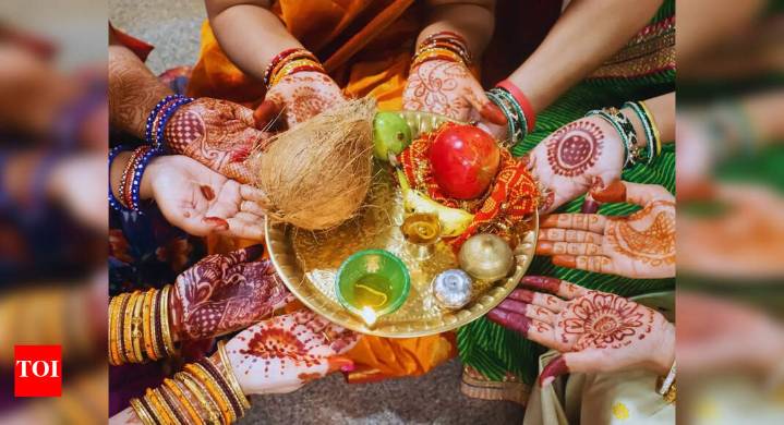 Happy Karwa Chauth 2025: Unique wishes, funny messages, memes, images, Facebook & WhatsApp status