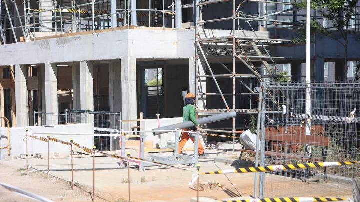 La Xunta impulsará pisos con módulos prefabricados en Monte Mero