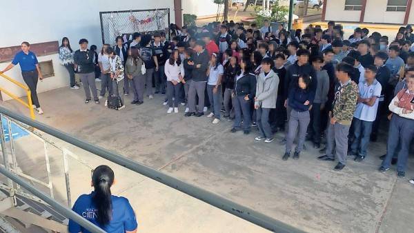 Despiertan a estudiantes su vocación científica