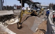 Reparan “grieta geológica” que se formó en el Puente de la Concordia en Iztapalapa