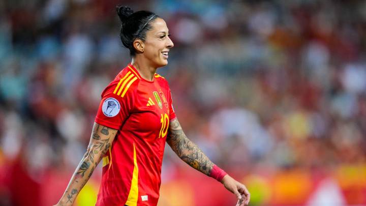 La vuelta de Jenni Hermoso con España: baño de masas pero sólo cinco minutos