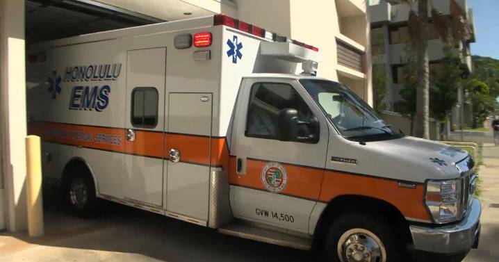 Woman suffers multiple injuries in motorcycle, car crash in Makapuu