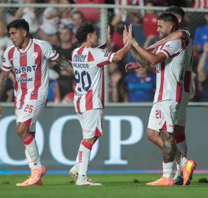 Unión goleó a Defensa y Justicia por 3-0 y volvió a acercarse a la punta de la zona A del Torneo Clausura 2025