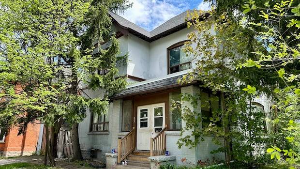 Residential care facilities in Hamilton in ‘crisis,’ say researchers, as report set to make recommendation