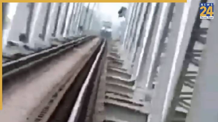 Odisha Teen Dies After Being Hit by Train While Shooting Reel on Tracks