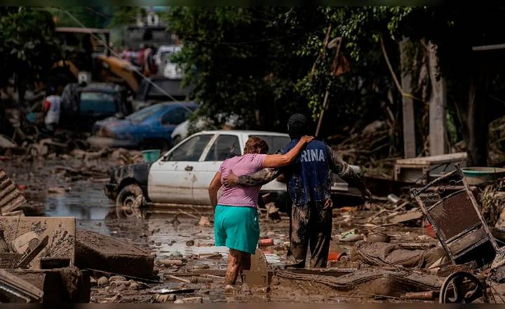 Lluvias torrenciales en México dejan al menos 47 muertos, 38 desaparecidos y 150 municipios afectados