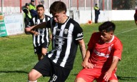 Huracán venció a Liniers y quedó como único líder