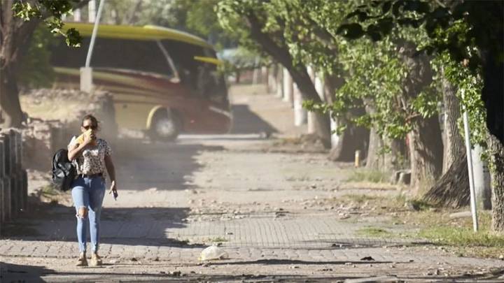 Alerta amarilla por viento Zonda que soplará durante el viernes con ráfagas de 65 km/h