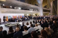 Los reyes consuelan a las familias en el funeral de Estado por las víctimas de la DANA en València