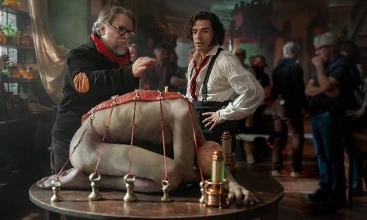 Un equipo de artesanos da vida al “Frankenstein” de Guillermo del Toro