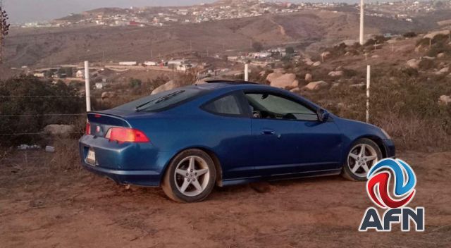 Ejecutan a hombre dentro de un vehículo en Ensenada