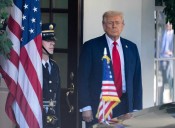 EE. UU. contraataca: Trump impone un arancel histórico del 100% a China tras el bloqueo de tierras raras